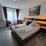 招待所 Haus Benico -pension- 3*